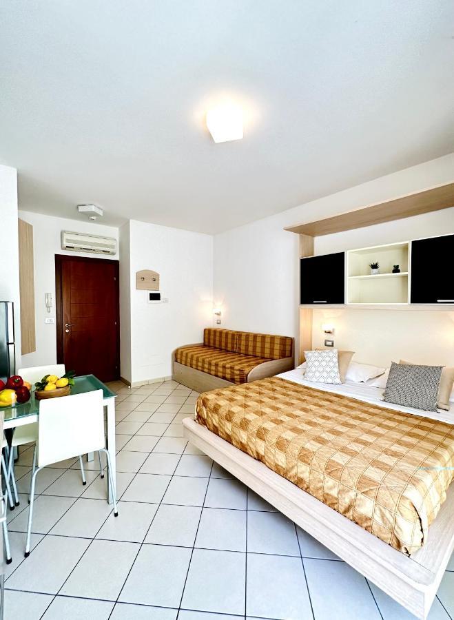 Residence Mareo Riccione Exterior foto